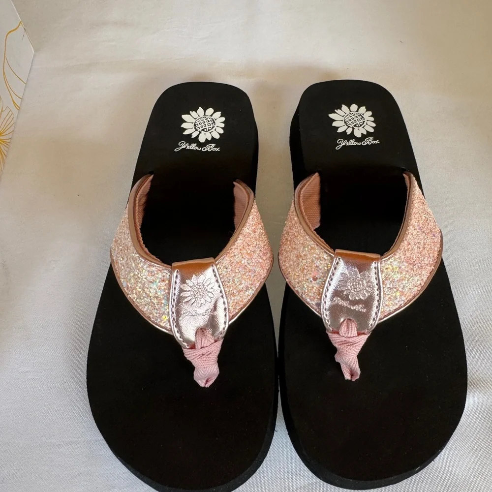 Yellow Box Light Pink Glitter Flip Flop Sandals - Picture 1 of 4
